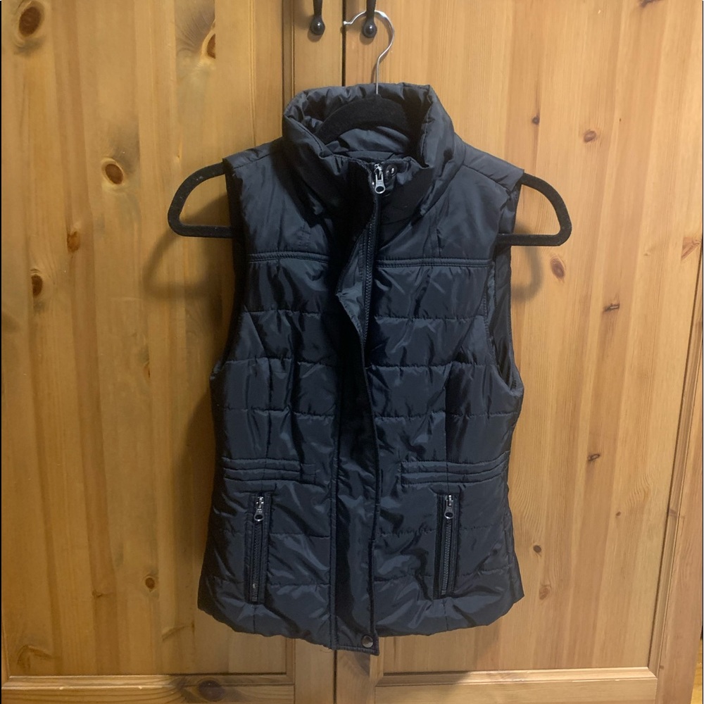 **WORN ONLY A FEW TIMES** Winter Vest ❄️